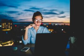 残業を減らすことにつながる！ビジネスで意識したい「パーキンソンの法則」と「ツァイガルニク効果」